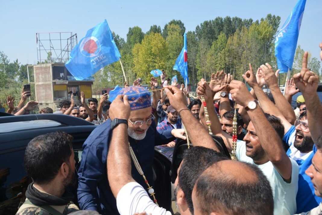 Imran Reza Ansari files nomination for Pattan constituency amidst massive show of support