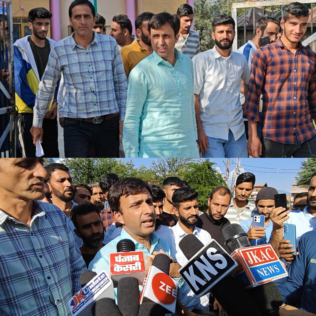 PDP’s Azad Parwaz files nomination papers for Handwara