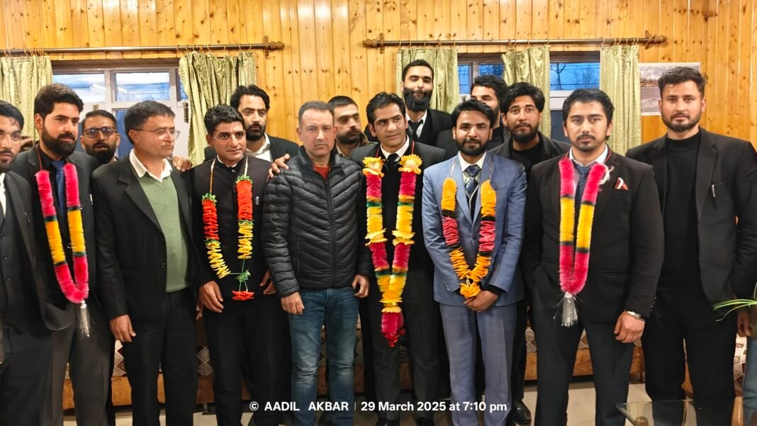 Bar Association Handwara Elects New Executive Body, Holds Oath Ceremony